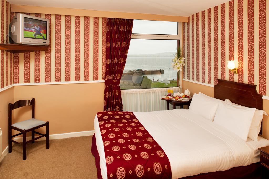 Logues Liscannor Hotel Chambre photo